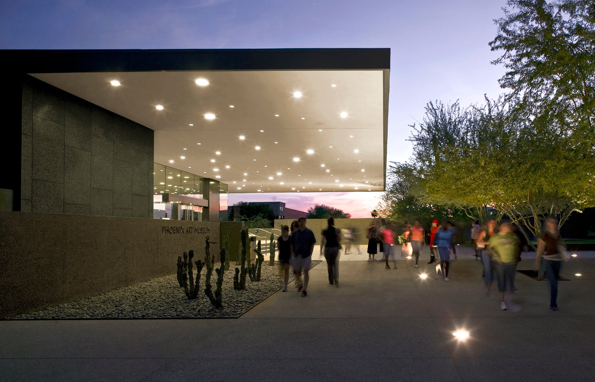 Postcard PAM Exterior Wilde Plaza