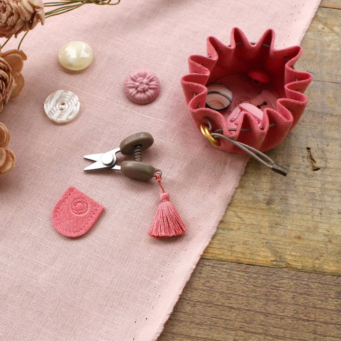 Mini Scissors with Drawstring Pouch