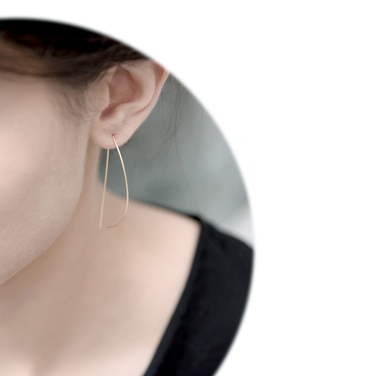 Svelte D Hoop Earrings